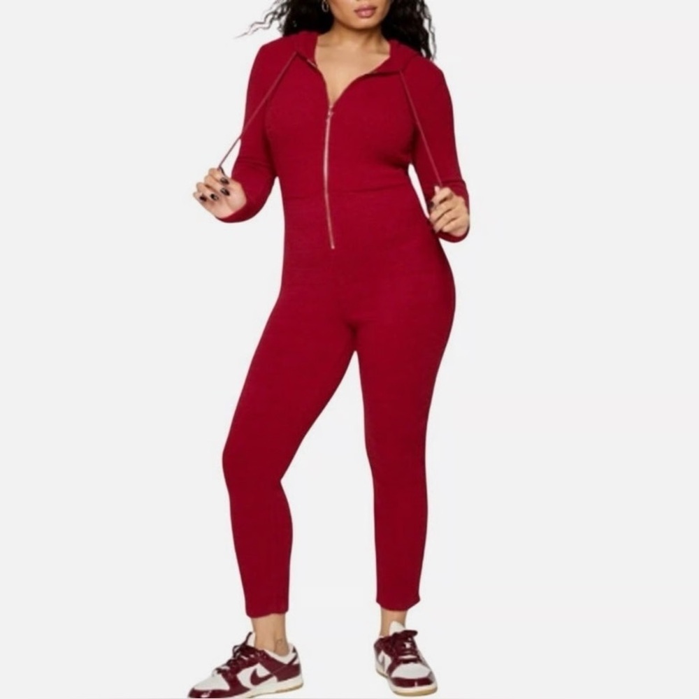 Yitty size Medium Women's Red Zipper Jumpsuit Pet Me Heart Pocket Onesie